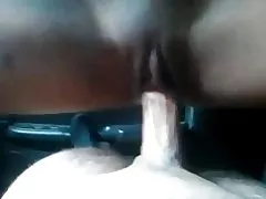 Matotra aziatika rides anaty fiara