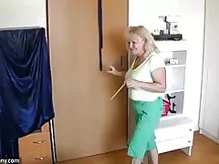 Oldnanny chubby matotra miaraka taloha matotra dia ny milalao miaraka mahafinaritra